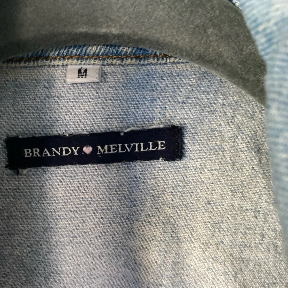 Brandy Melville Isabelle Denim Jacket with Girls Patch EXTREMELY RARE. - Picture 11 of 13